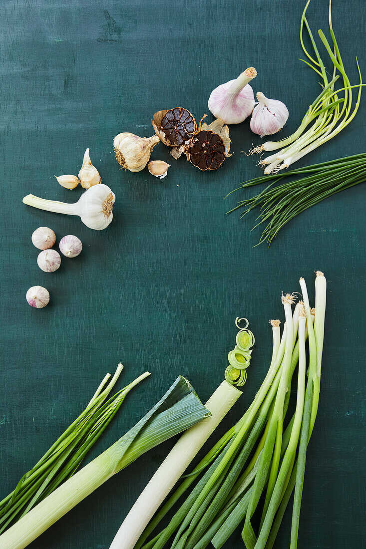 Different types of garlic and onions