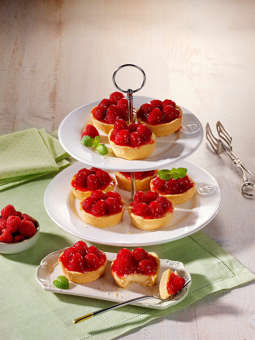 Mini-Käsekuchen mit Himbeeren