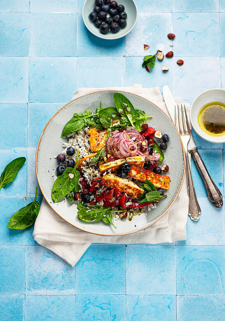 Reissalat mit gebratenem Haloumi