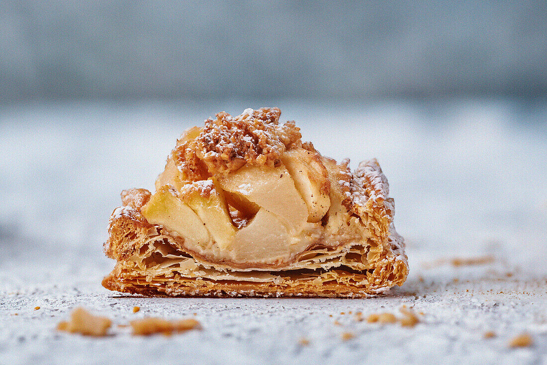 Apple and pear tart with crumble