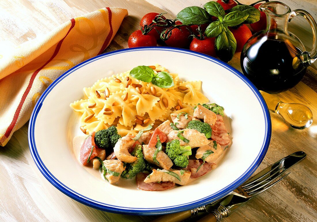 Chopped turkey with vegetables in balsamic sauce & farfalle