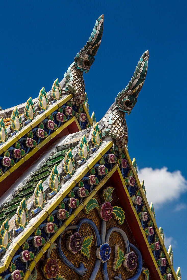 Detail der Phra Vihara Yod Kapelle beim Tempel des Smaragdbuddhas im Grand Palace Komplex in Bangkok, Thailand