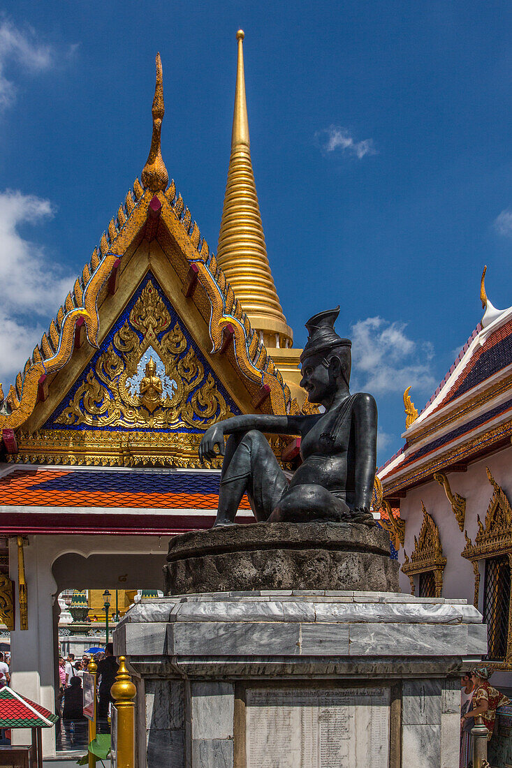 Die Statue des Einsiedler-Doktors Chewaka Komarapach, des Schutzpatrons der Medizin, Grand Palace, Bangkok, Thailand