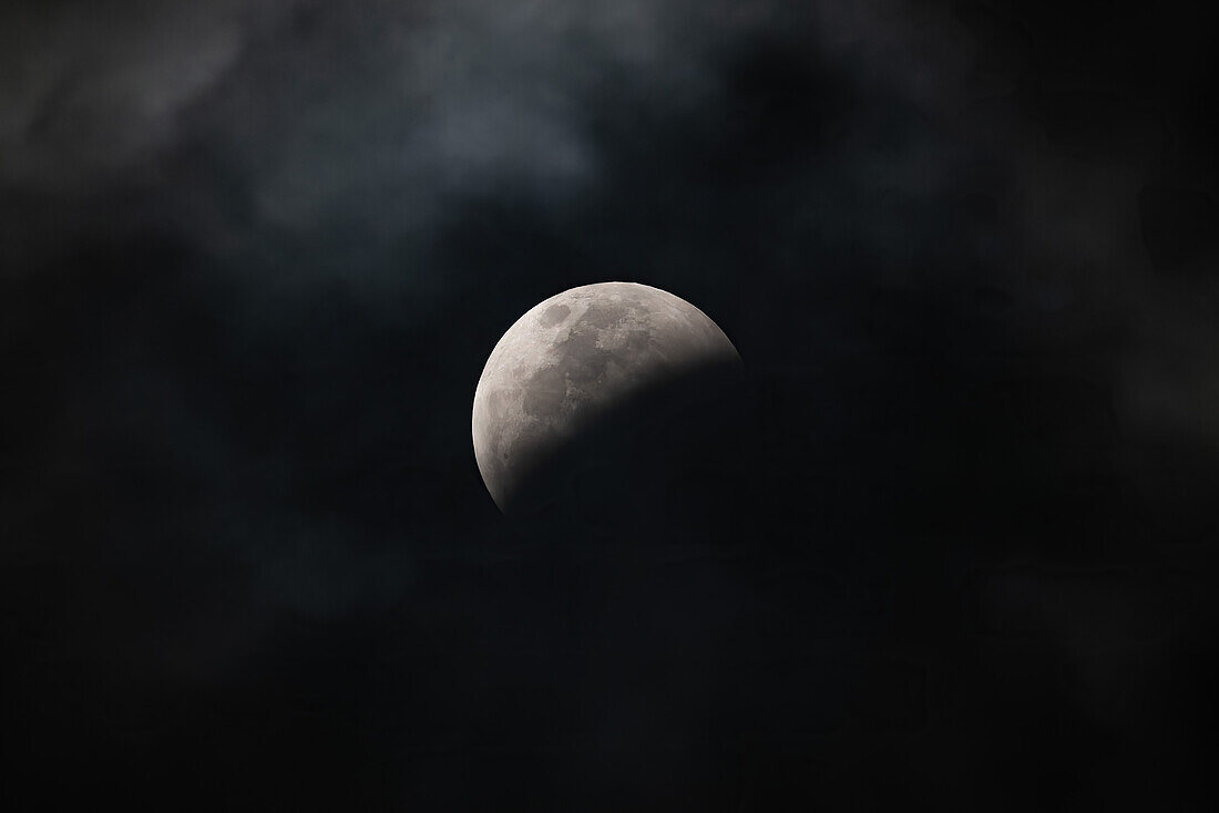 Total eclipse in progress of the super blood wolf moon on 21 January 2019, as viewed from Uxmal, Yucatan, Mexico.