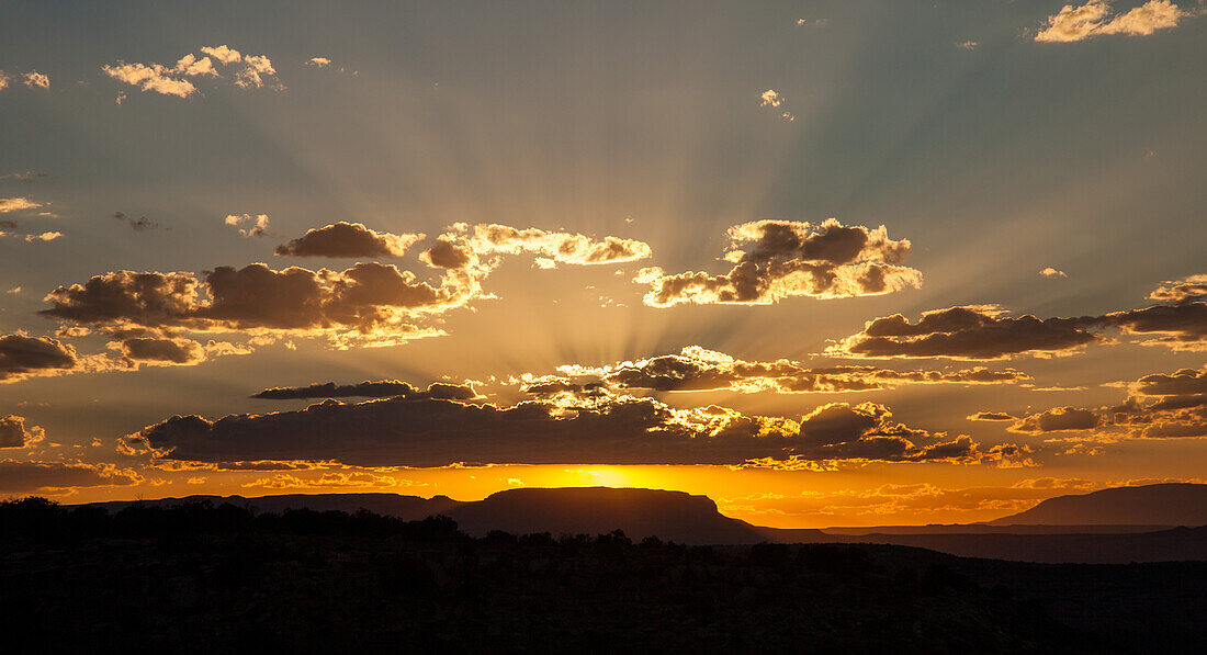 Sunset view from Hunt's Mesa in the Monument Navajo Valley Tribal Park in Arizona.