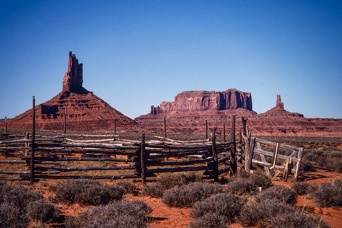 Ein altes Korallentor im Monument Valley Navajo Tribal Park in Arizona