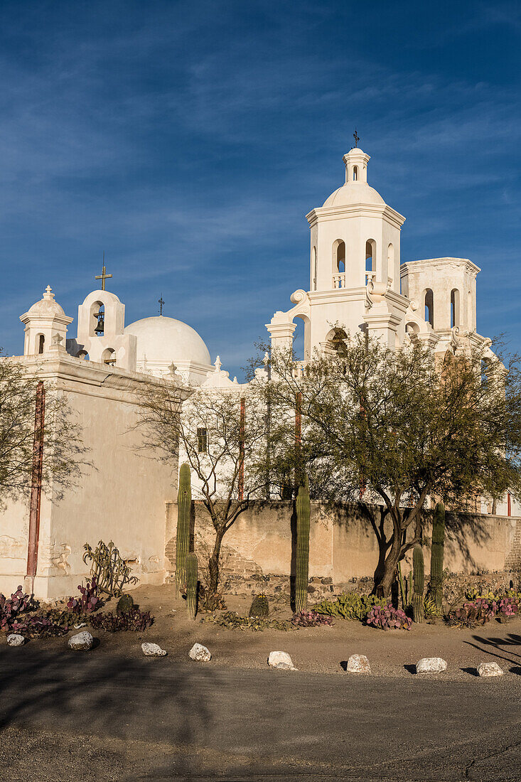 Mission San Xavier del Bac, Tucson Arizona. Erbaut im Barockstil mit maurischer und byzantinischer Architektur