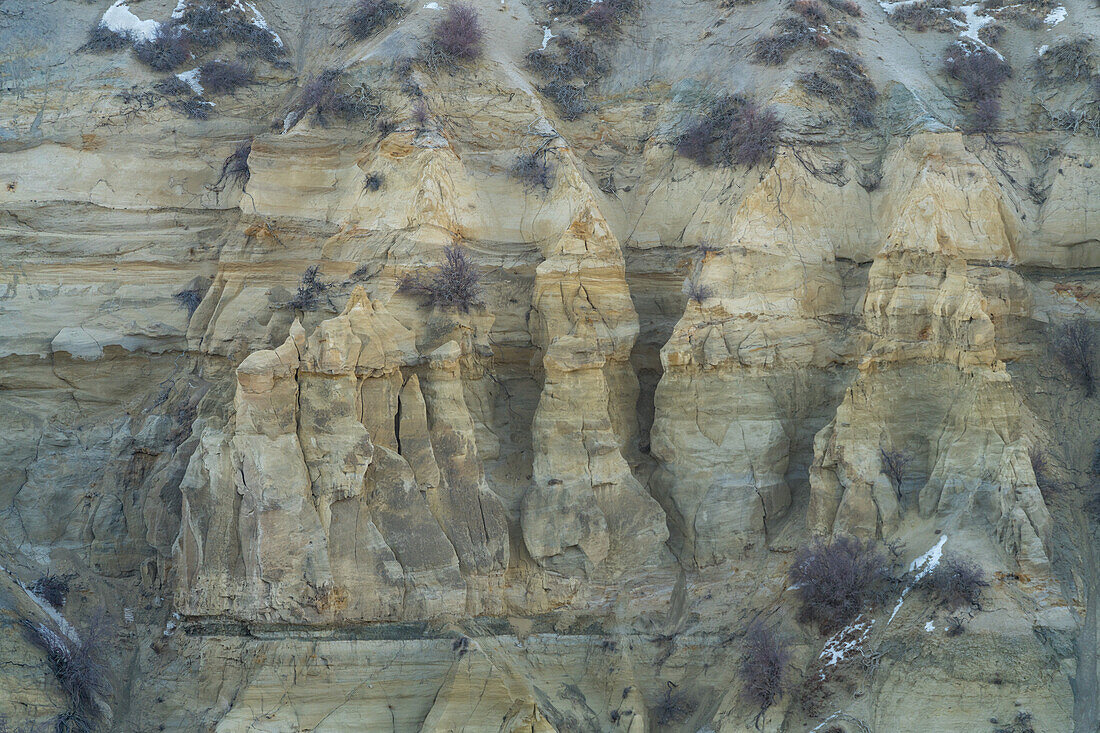 Angel Peak Scenic Area in der Nähe von Bloomfield, New Mexico. Erodierte Formationen an der Seite des Kutz Canyon