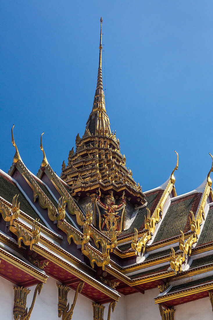 Detail des Phra Thinang Dusit Maha Prasat im Mittelhof des Großen Palastes in Bangkok, Thailand
