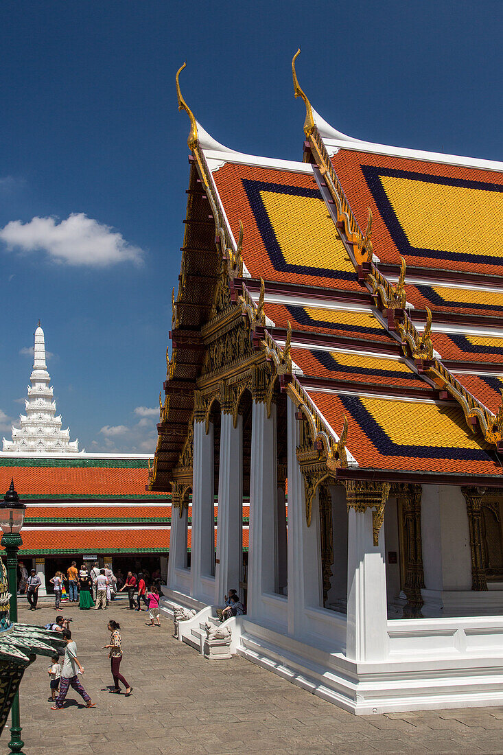 Der Ho Phra Monthien Tham beim Tempel des Smaragdbuddhas im Grand Palace Komplex in Bangkok, Thailand