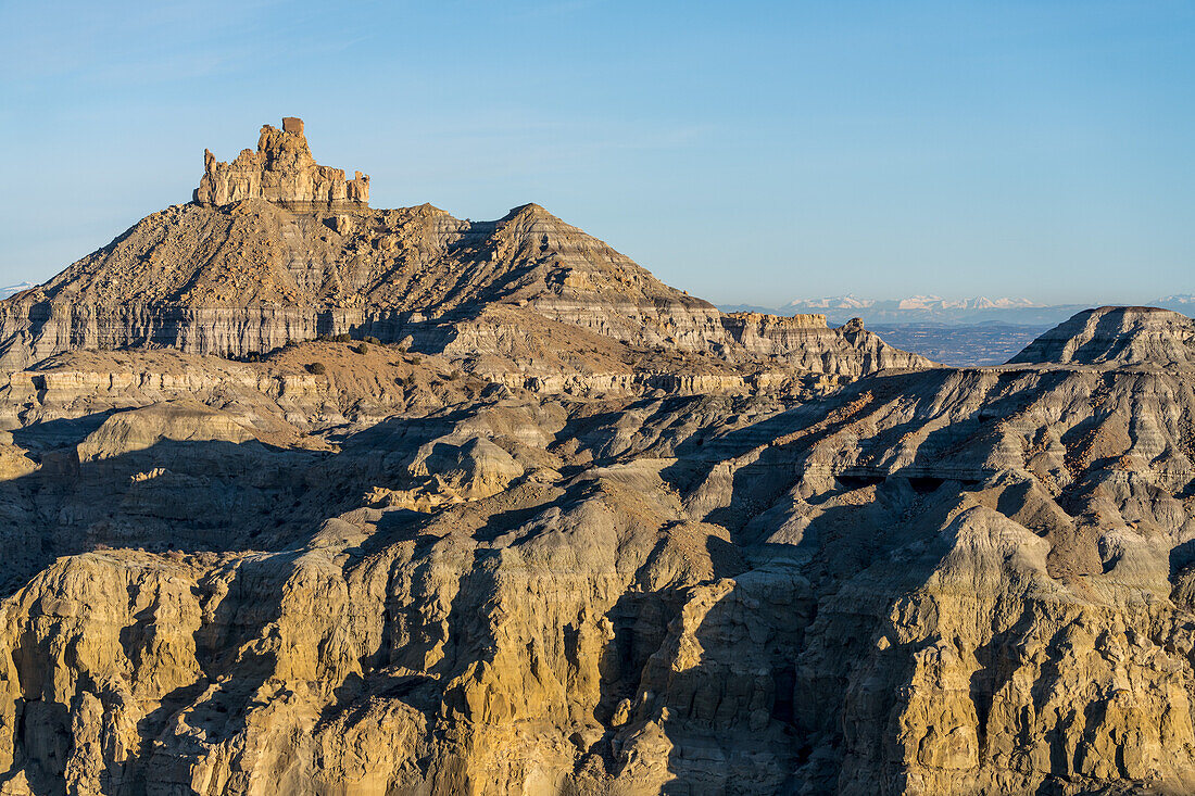 Angel Peak Scenic Area near Bloomfield, New Mexico. The sandstone formation called Angel Peak with the Kutz Canyon badlands below.