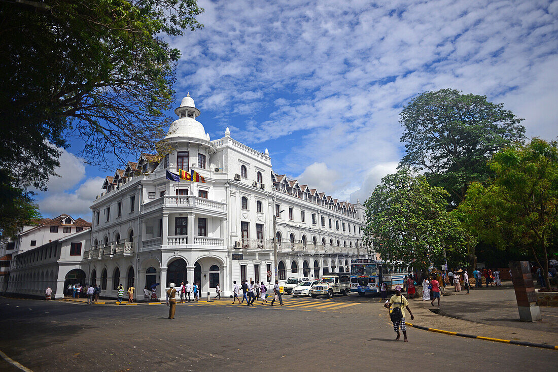 Weißes Gebäude in Kandy, Sri Lanka