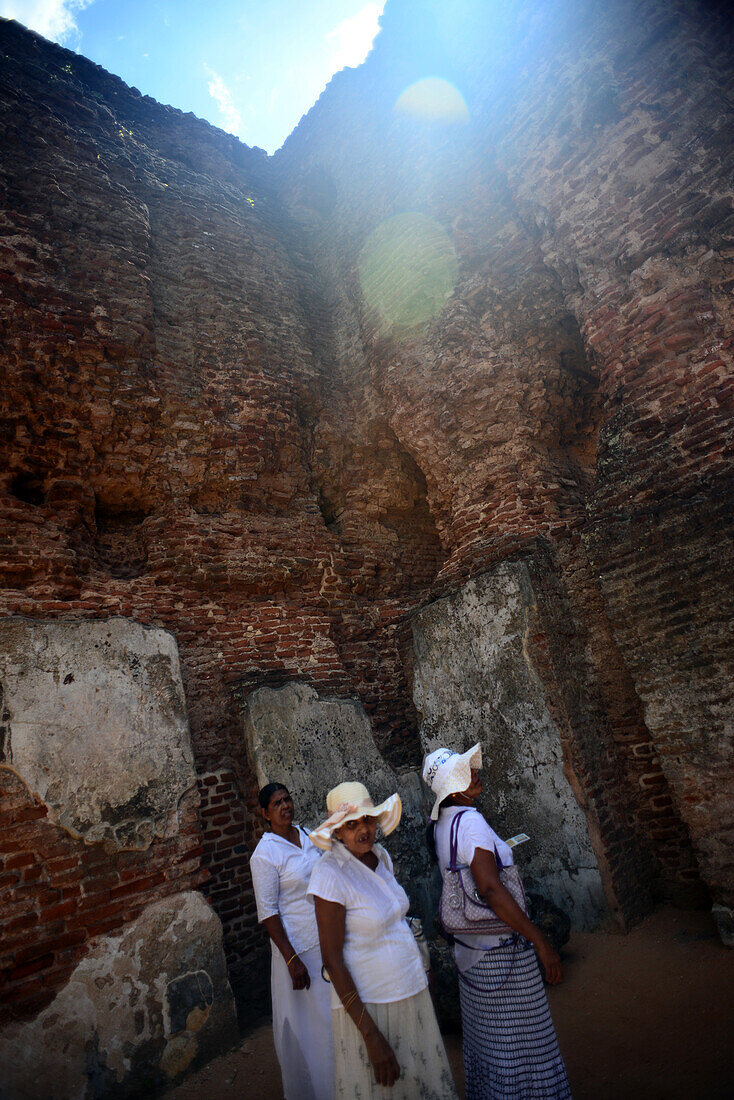 Ruinen des Königspalastes in der antiken Stadt Polonnaruwa, Sri Lanka