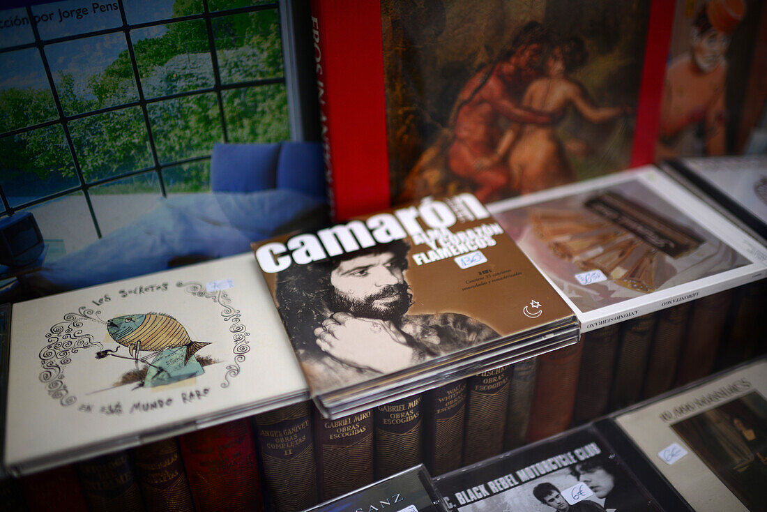 CD des Flamenco-Sängers Camaron in einem Musikgeschäft, Granada, Spanien