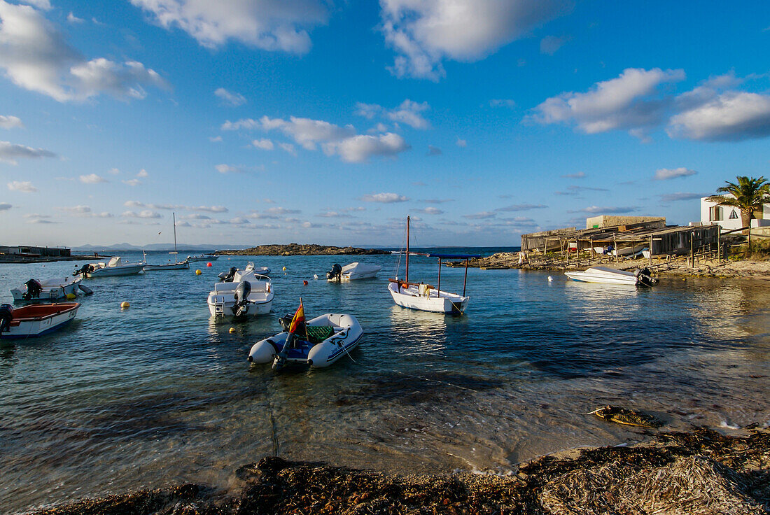 Fischerboote auf Formentera, Spanien