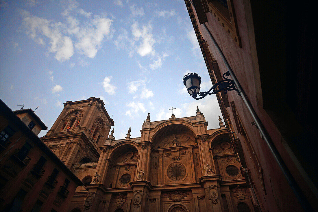 Die Kathedrale von Granada, auch Kathedrale der Menschwerdung genannt, ist die Kathedrale der Stadt Granada, Hauptstadt der gleichnamigen Provinz in der Autonomen Region Andalusien, Spanien