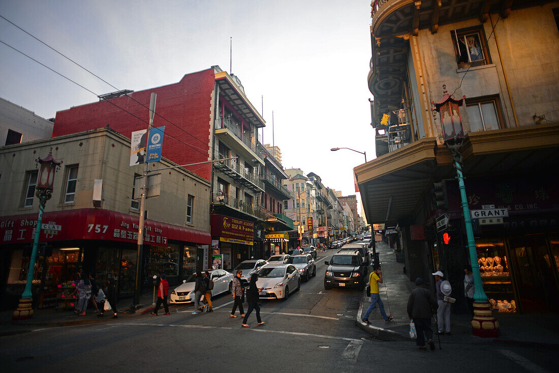 Die Straßen von Chinatown in San Francisco, Kalifornien