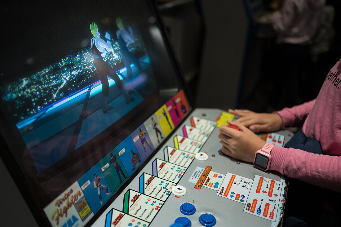 Retro Gamer 2023, an event where visitors can enjoy more than 100 original arcade machines emulating large arcades that transport you to the 80s, Zaragoza, Spain