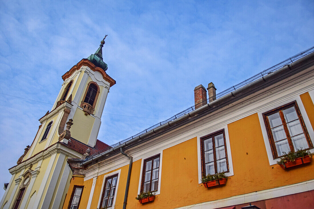 Straßen von Szentendre, einer Stadt am Flussufer im Komitat Pest, Ungarn,