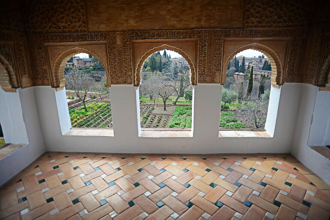 Die Gärten des Generalife in der Alhambra, einer Palast- und Festungsanlage in Granada, Andalusien, Spanien