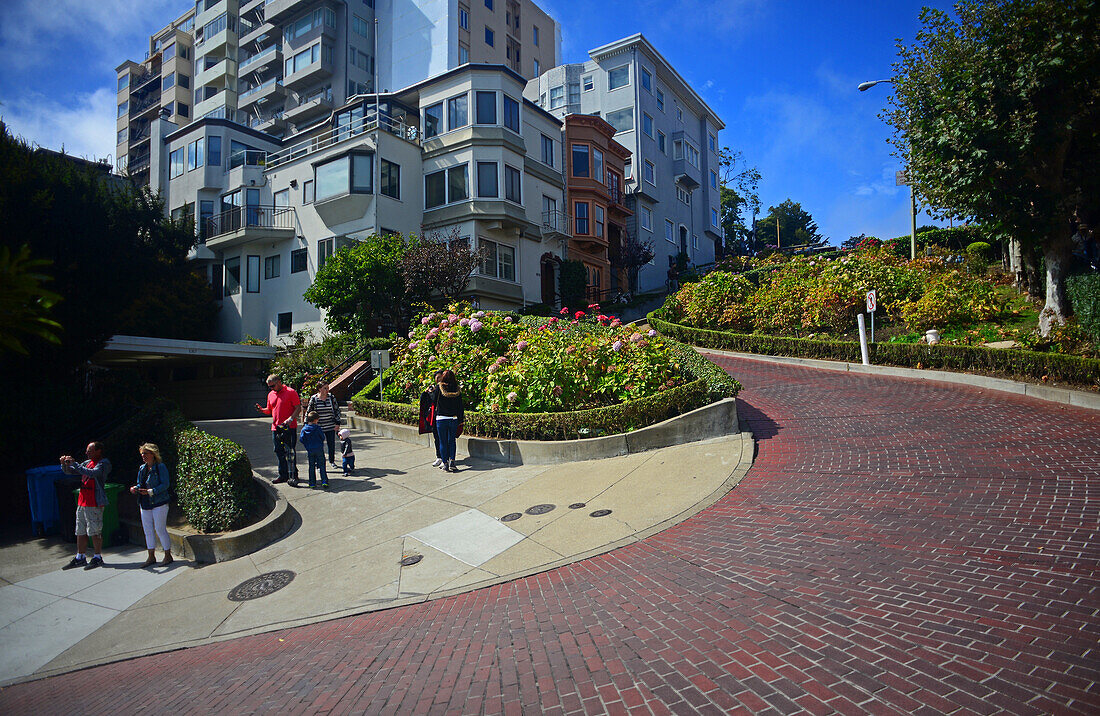 Popular Lombard Street in San Francisco, an east?west street that is famous for a steep, one-block section with eight hairpin turns.