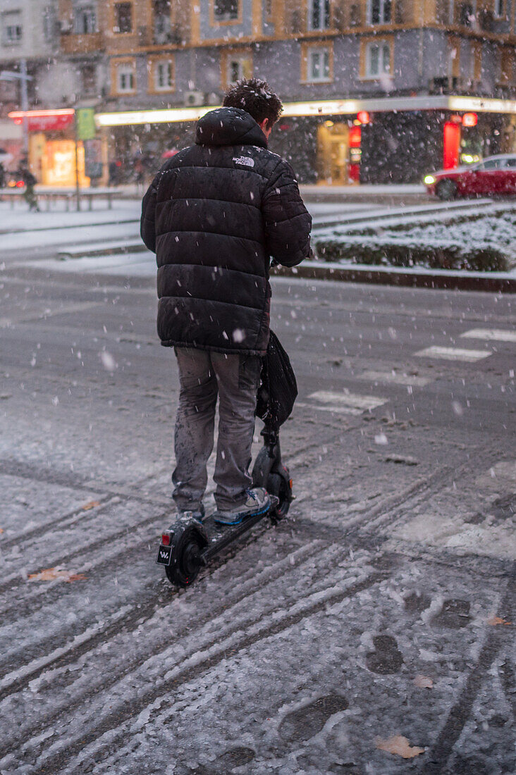 Zaragoza, vom Sturm Juan mit Schnee bedeckt