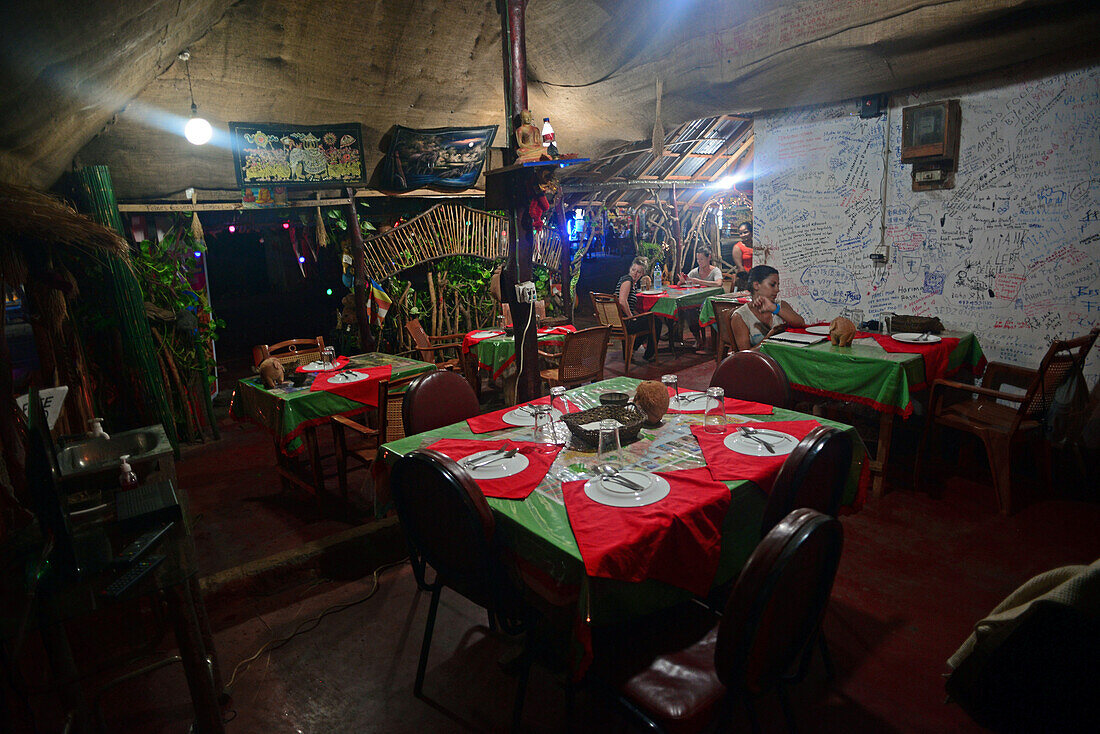 Beliebtes Ahinsa-Restaurant in Sigiriya, Sri Lanka