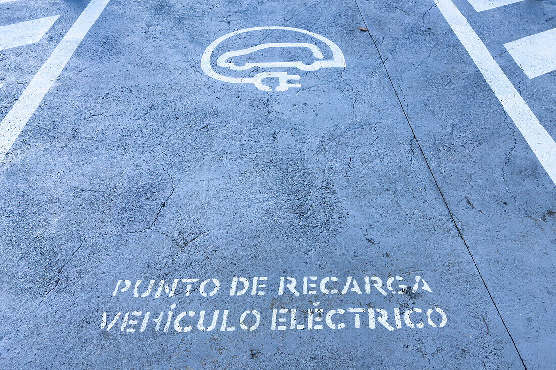 Ladestation für Elektroautos, Zaragoza, Spanien