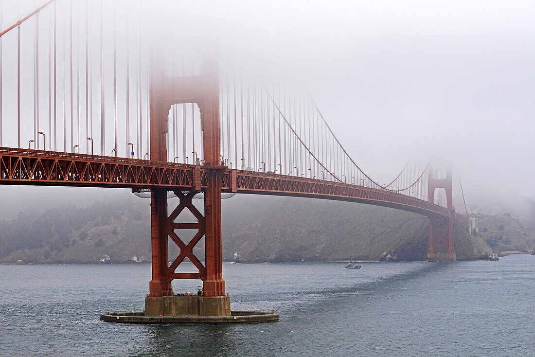 Morgenansicht der beliebten Golden Gate Bridge, San Francisco