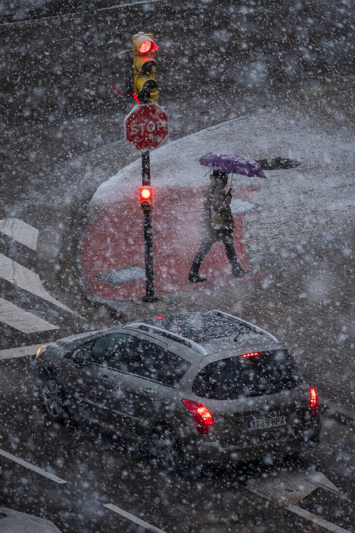 Zaragoza, vom Sturm Juan mit Schnee bedeckt