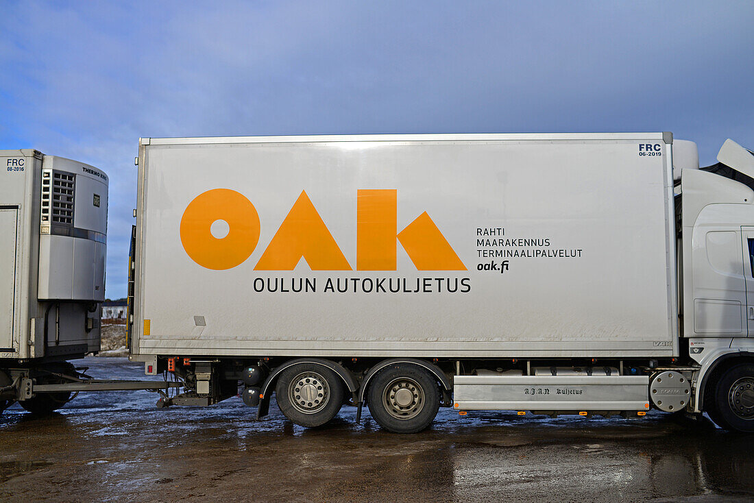 Transport-LKW in Lappland