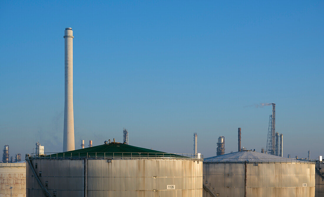 Netherlands, Rotterdam, Storage tanks at oil refinery