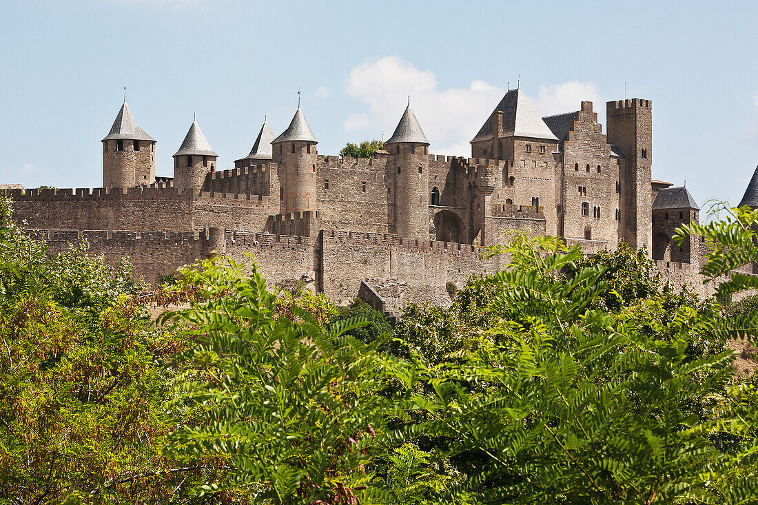 Burg und Festungsmauern; Carcassonne, Languedoc-Rousillion, Frankreich