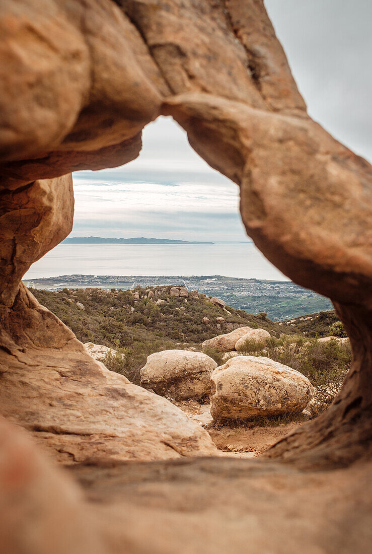 USA, California, Eroded rock arch