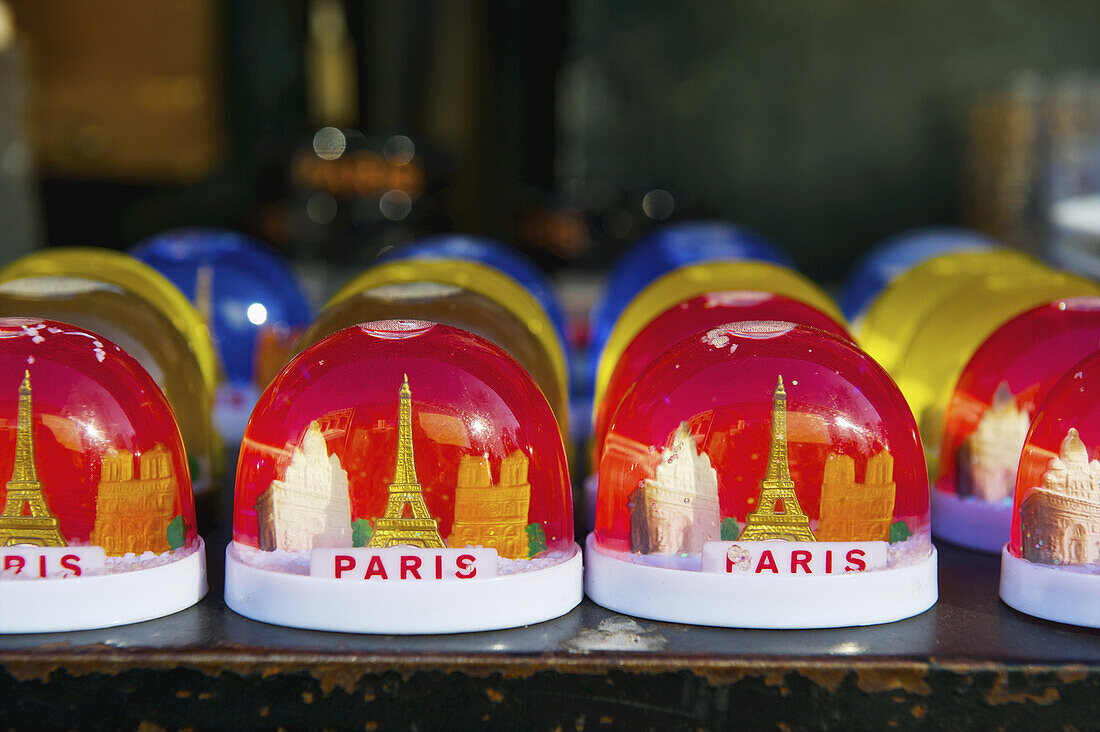 Pariser Schneekugeln; Paris, Frankreich