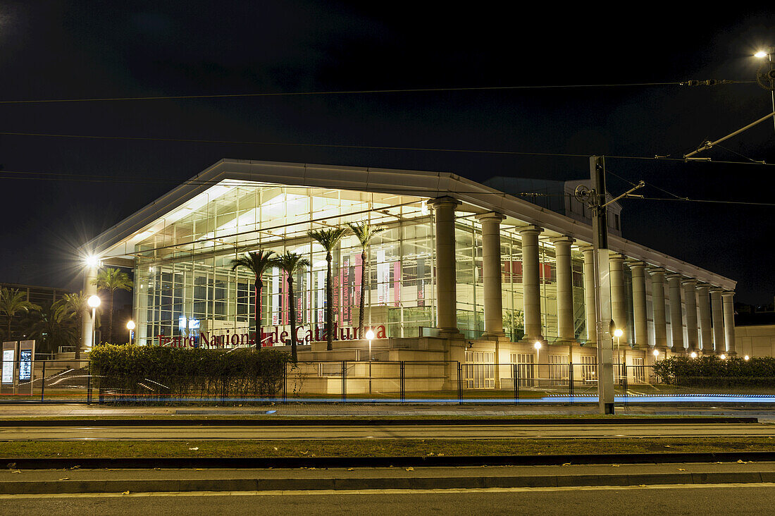 Teatre Nacional De Catalunya, entworfen von dem katalanischen Architekten Ricardo Bofill; Barcelona, Katalonien, Spanien.
