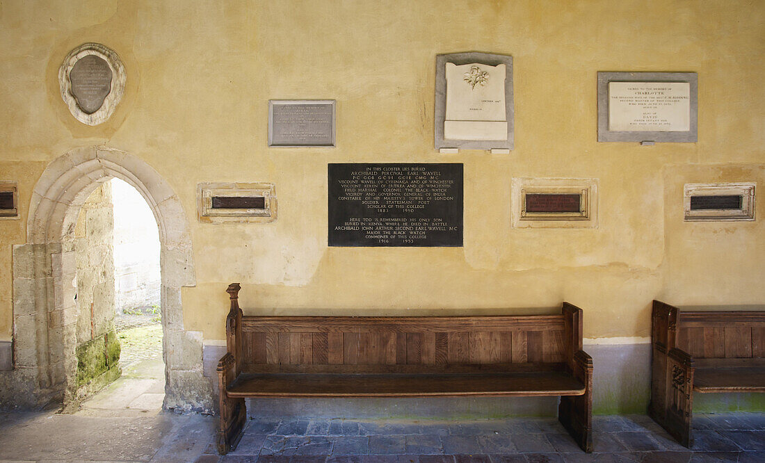 Alter Kreuzgang des Winchester College; Winchester, Hampshire, England.