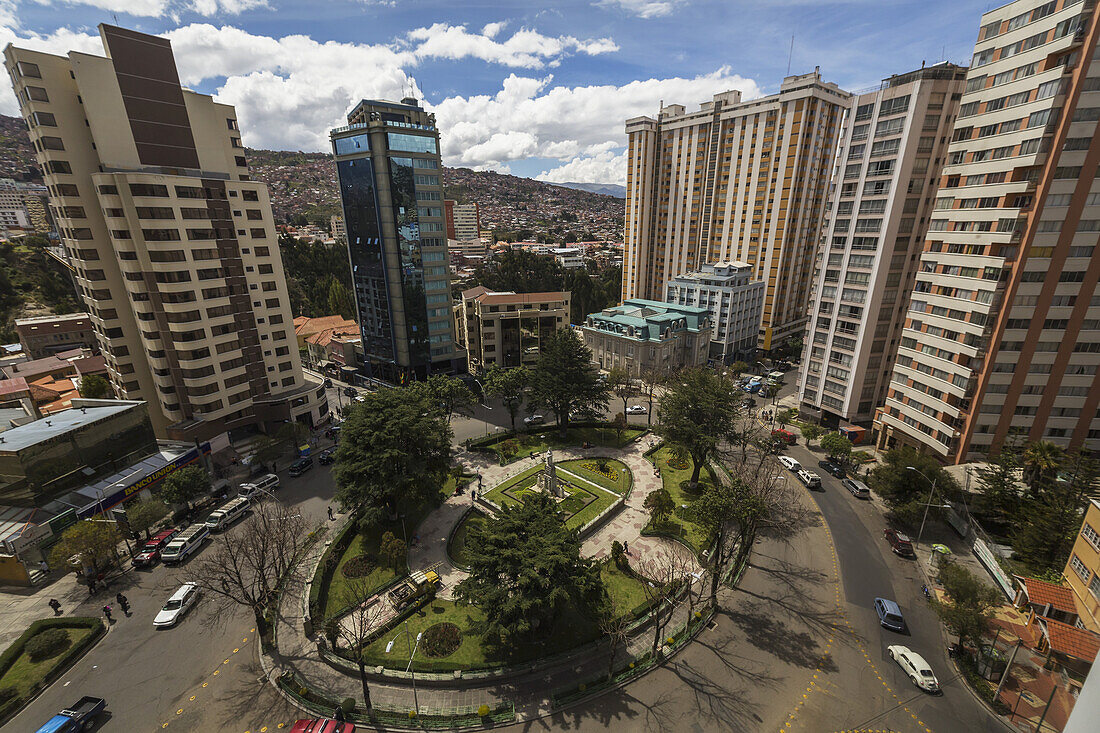 Ein Blick aus einem Hotelfenster in der Innenstadt von La Paz; La Paz, Bolivien