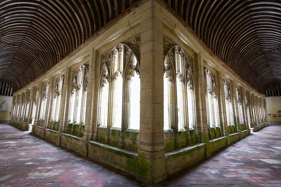 Der Kreuzgang des Winchester College; Winchester, Hampshire, England.