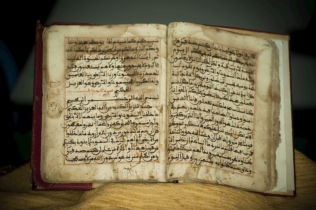 Ein winziger Koran im Islamischen Museum Dar Al-Salam in Brunei; Bandar Seri Begawan, Brunei