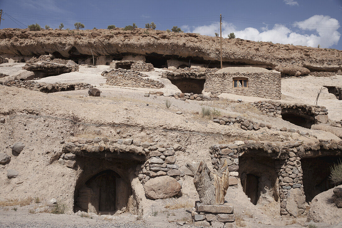 Unterirdische Häuser; Maymand, Iran