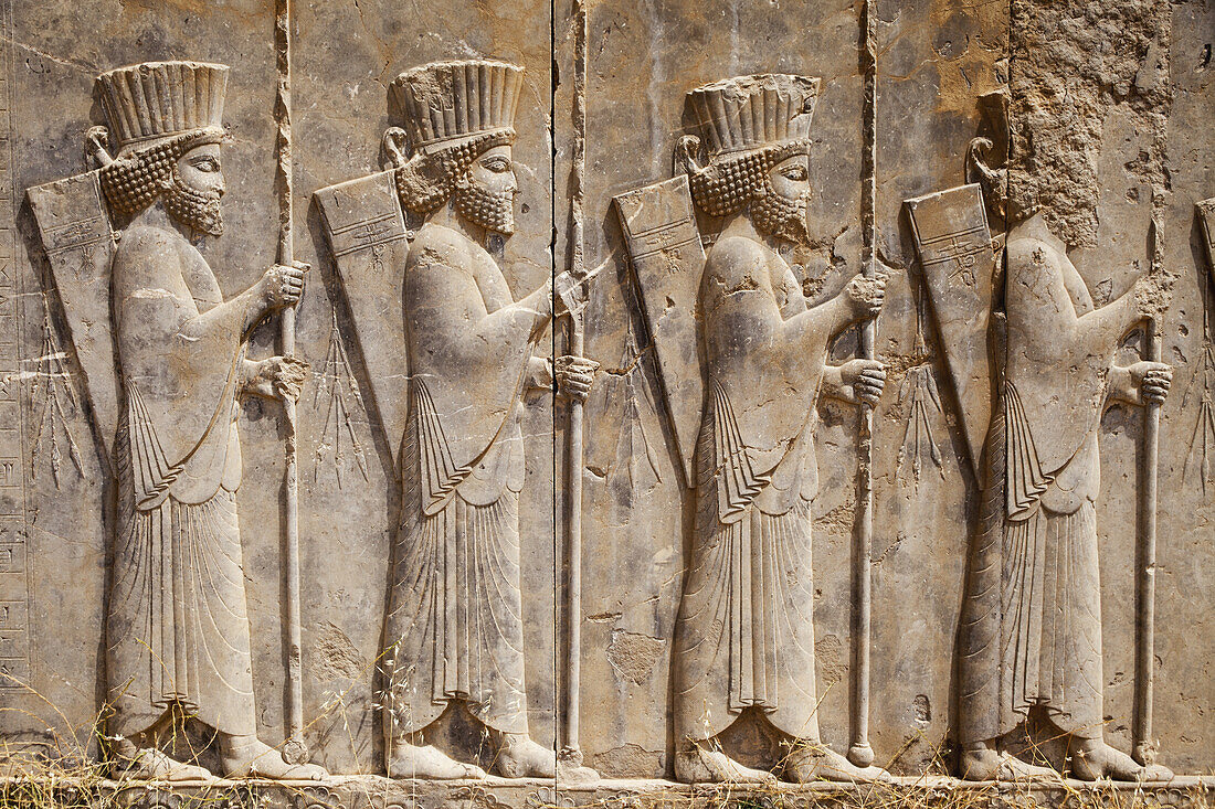 Basrelief der persischen Garde, Winterpalast des Dareios (Tashara); Persepolis, Iran.