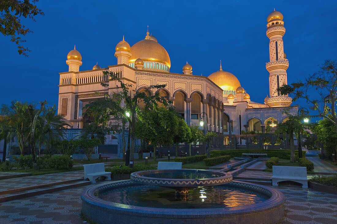 Jame'asr Hassanil Bolkiah Mosque; Bandar Seri Begawan, Brunei