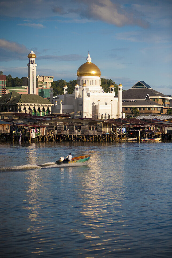 Sultan Omar Ali Saifuddien Moschee; Bandar Seri Begawan, Brunei.