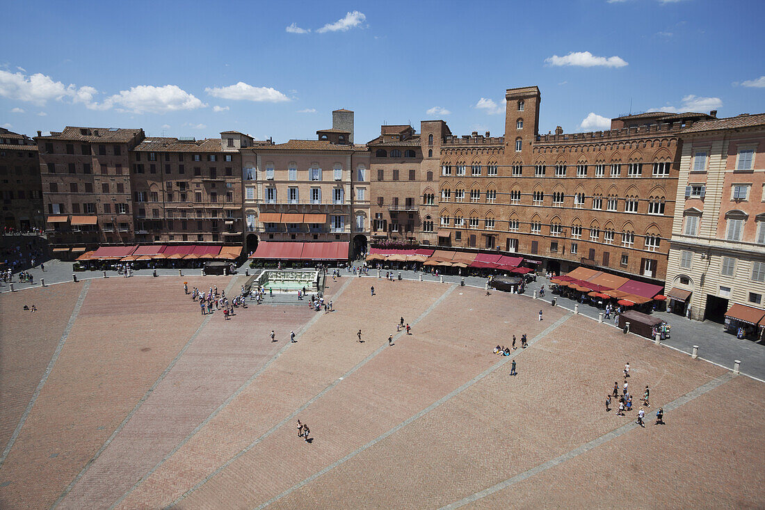 Piazza Del Campo; Siena, Tuscany, Italy