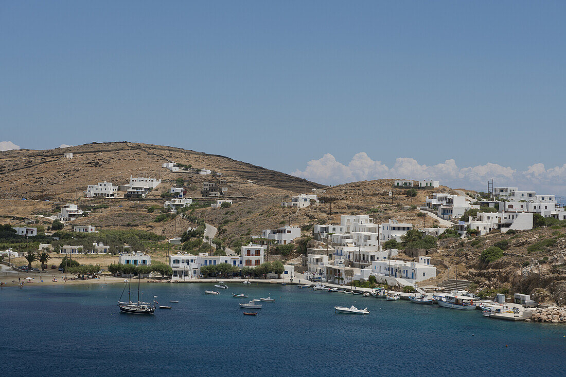 Boote im Hafen; Faros, Sifnos, Kykladen, Griechische Inseln, Griechenland