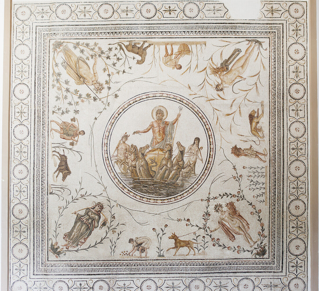 Römisches Mosaik aus dem dritten Jahrhundert n. Chr. 'Triumph des Neptun' und die vier Jahreszeiten (aus La Cebba), Bardo-Museum; Tunis, Tunesien.