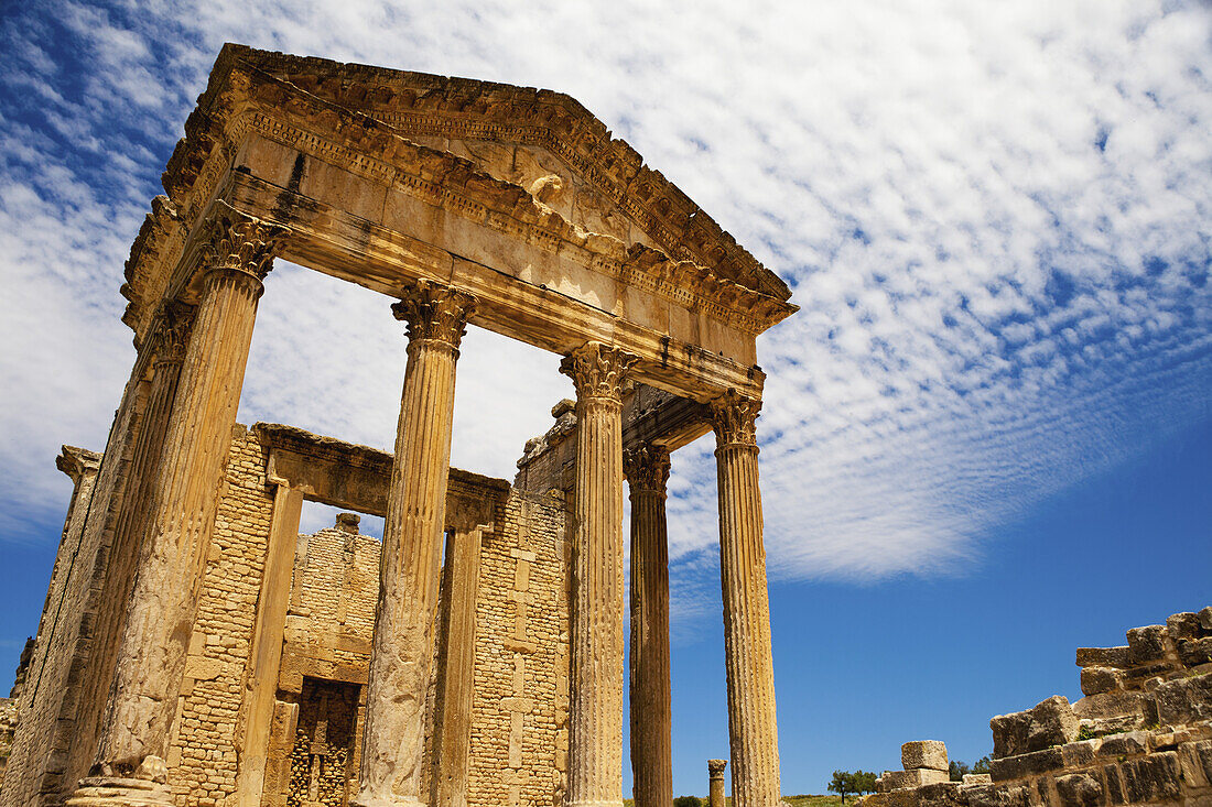 Das Kapitol; Dougga, Tunesien