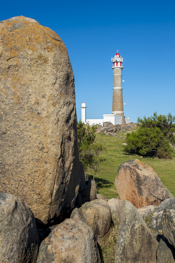 Leuchtturm und Felsen; Cabo Polonio, Uruguay