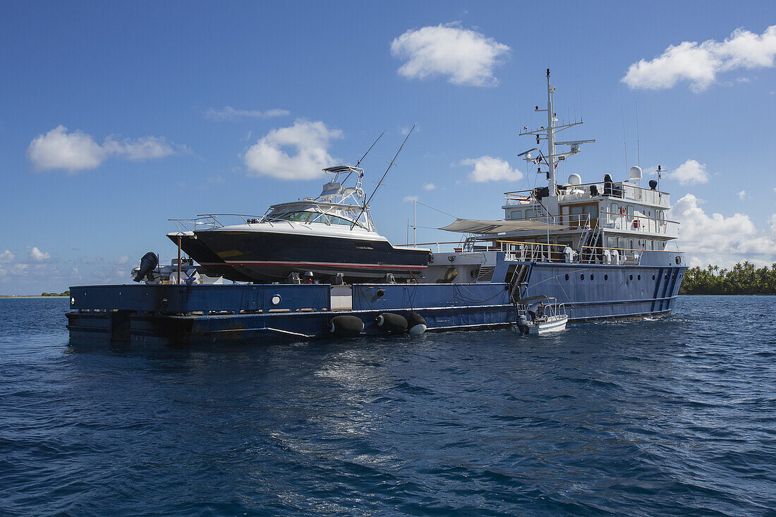 Großes Sportfischerboot; Tahiti